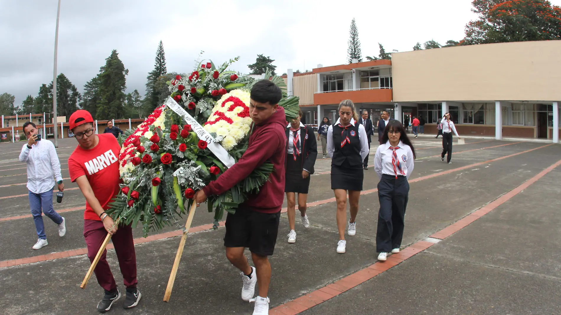 Conmemoración de los 43 Ayotzinapa en la BENV